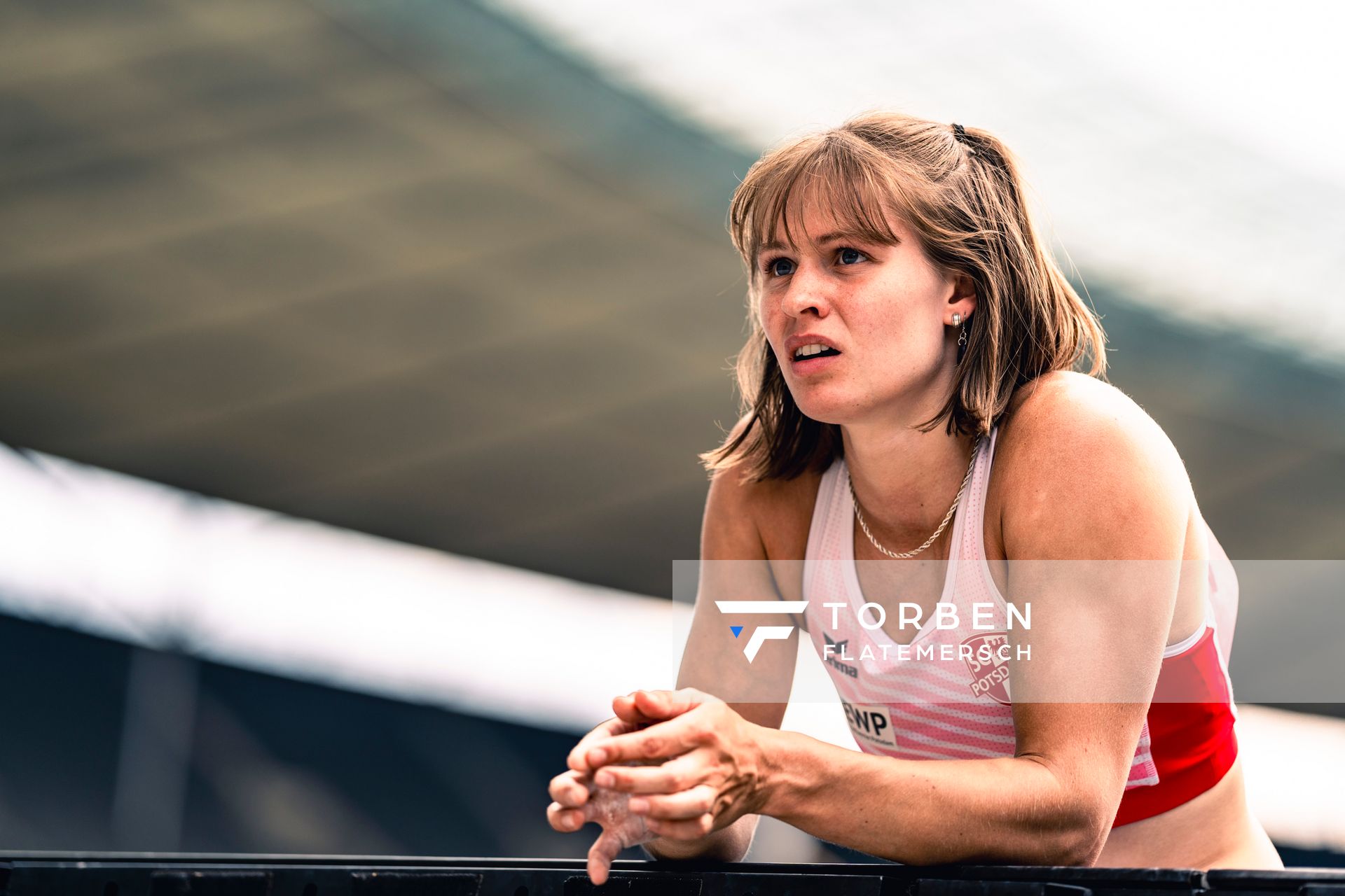 Leni Freyja Wildgrube (SC Potsdam) beim Stabhochsprung waehrend der deutschen Leichtathletik-Meisterschaften im Olympiastadion am 26.06.2022 in Berlin